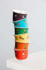 Load image into Gallery viewer, صندوق هدايا يشمل 12 فنجان قهوة عربية من مجموعة سرب (مجموعة منسقة)